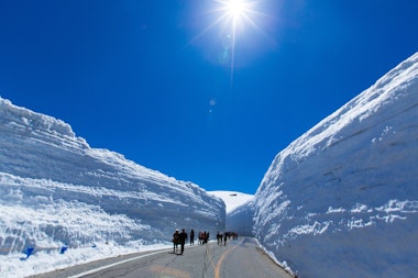 Snow Corridor (Yuki-no-Otani)