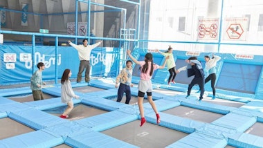 Space Athletic Tondemi Makuhari