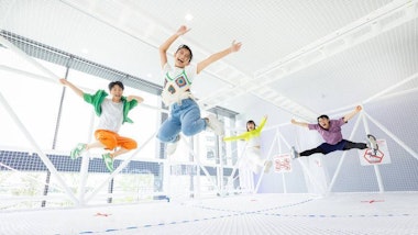 Space Athletic Tondemi Makuhari