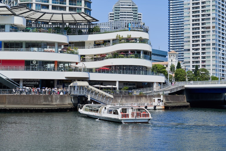 Seabus Yokohama Station East Exit Platform