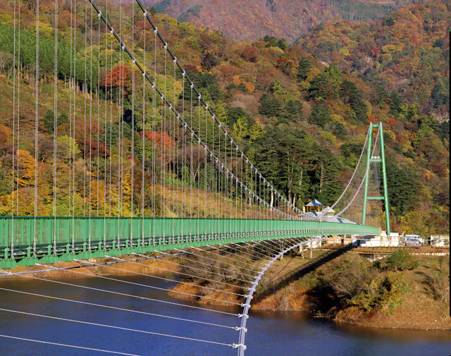 Momijidani Suspension Bridge