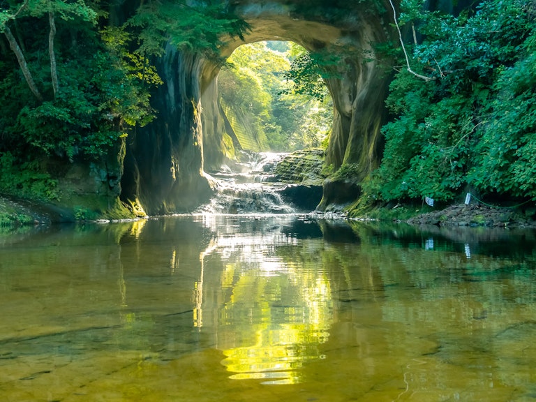 Nomizo Falls and Kameiwa Cave