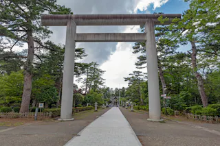 Tsurugaoka Castle Ruins Park (Tsuruoka Park)