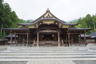 Yahiko Shrine