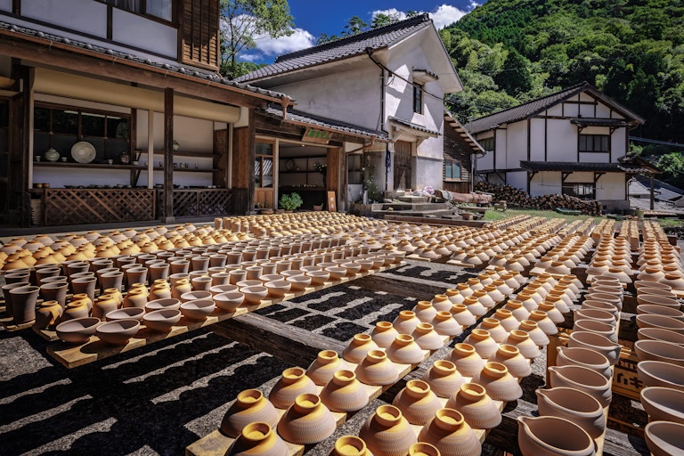 Onta Pottery Village