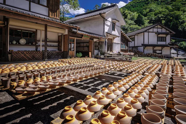 Onta Pottery Village