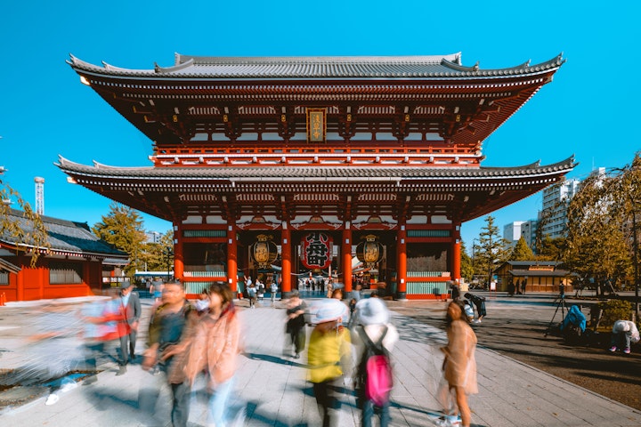 Asakusa Temple & Shrine Walking Tour with Local Guide