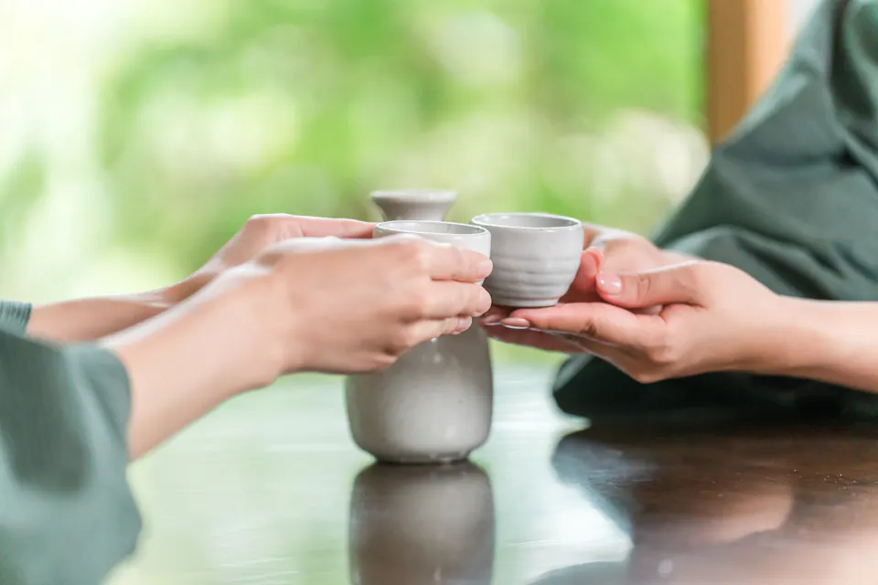 酒を飲む 酒を飲む