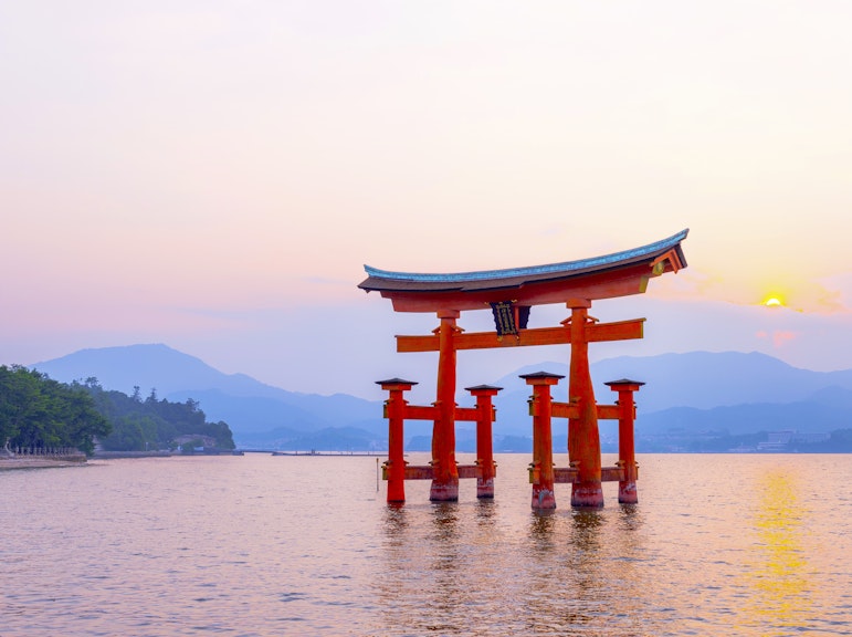 大阪または京都からの宮島へのプライベートガイドツアー