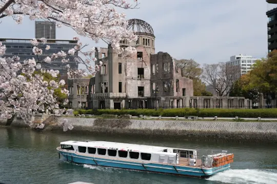 Hiroshima and Miyajima Bus Tour from Fukuoka