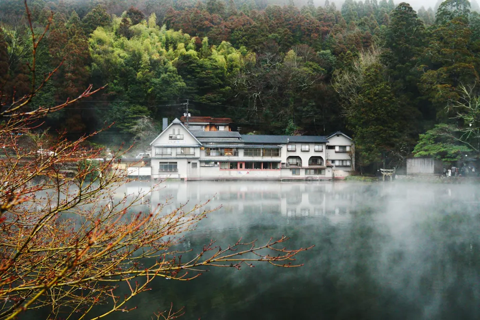 Kinrin Lake, where fresh water and hot springs create beautiful rising steam