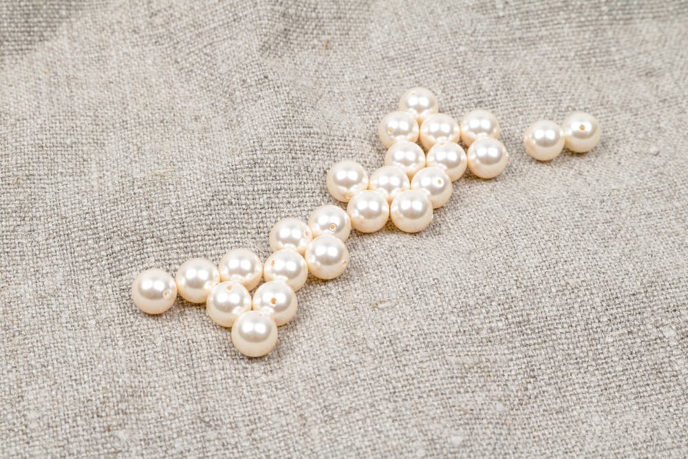 Experience Extracting Pearls From Akoya Oysters