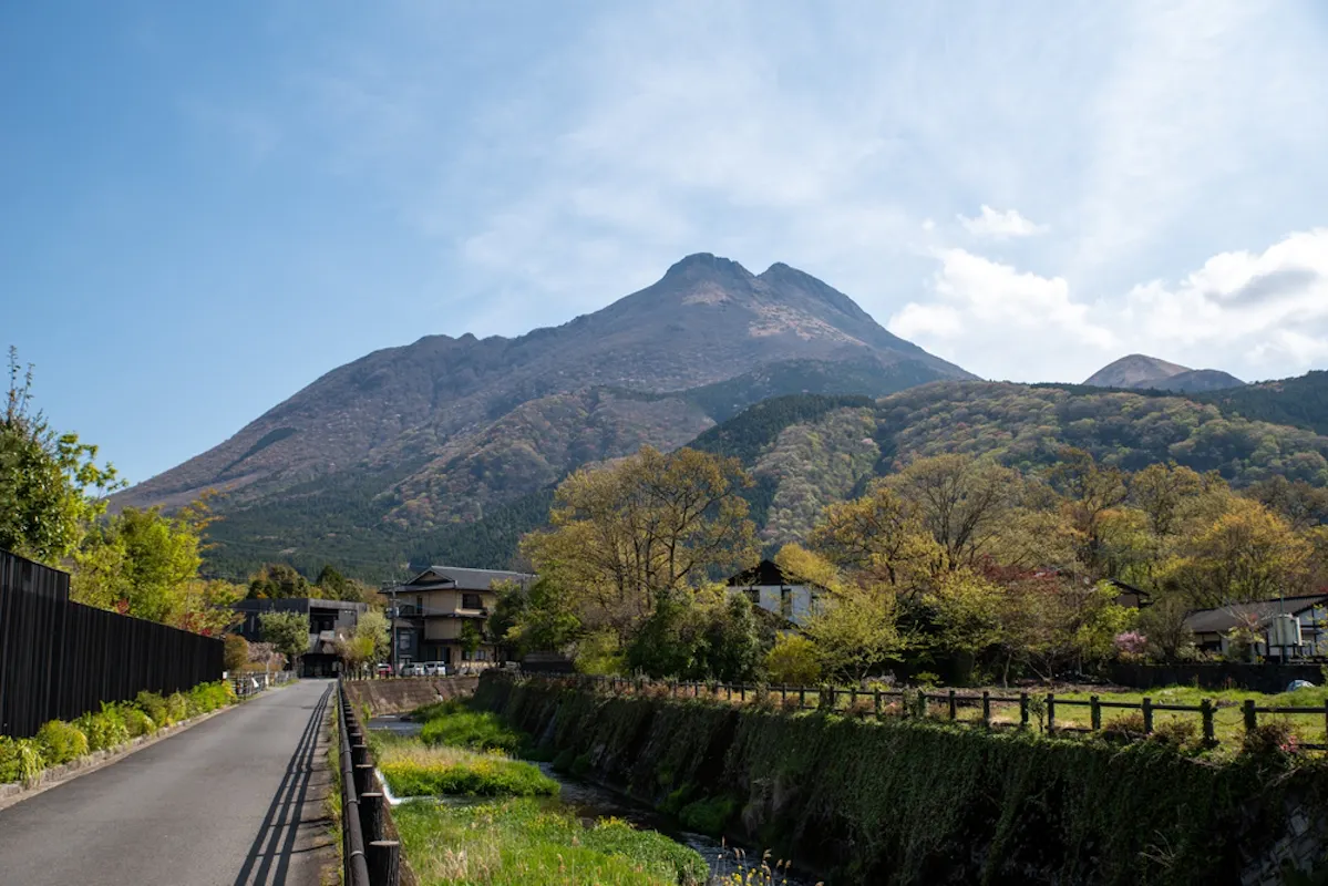 Photograph of Mt. Yufu, a famous mountain in Oita prefecture
