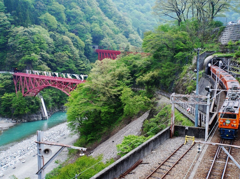1 Day Tour from Kanazawa: Kurobe Gorge and Unazuki Onsen