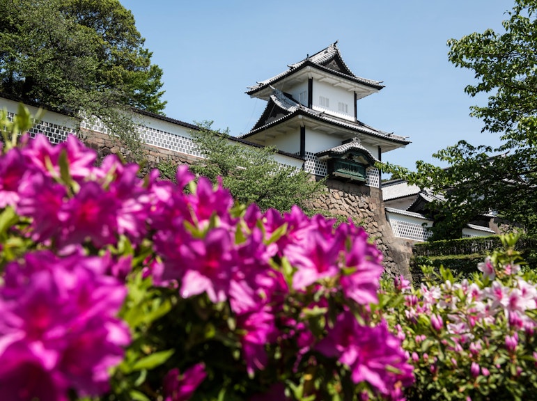 1-Day Tour from Kanazawa: Samurai, Matcha, Gardens and Geisha