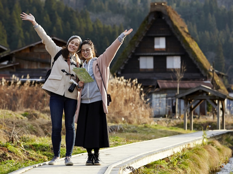 1-Day Tour from Kanazawa: Shirakawa-go, Gokayama and Wood Carving Village