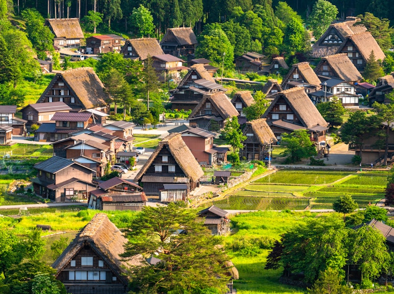 Takayama Old Town & Shirakawa-go 1-Day Tour from Takayama
