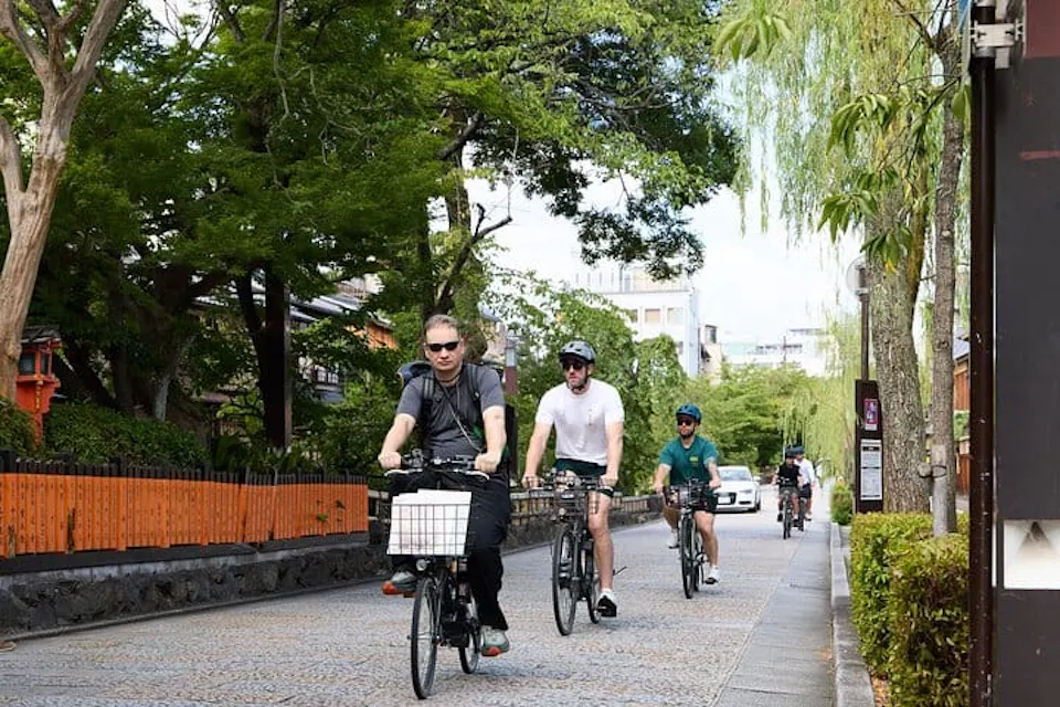 Tour en bicicleta eléctrica por Kioto Tour en bicicleta eléctrica por Kioto