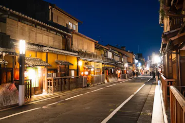 Hanami-koji Street