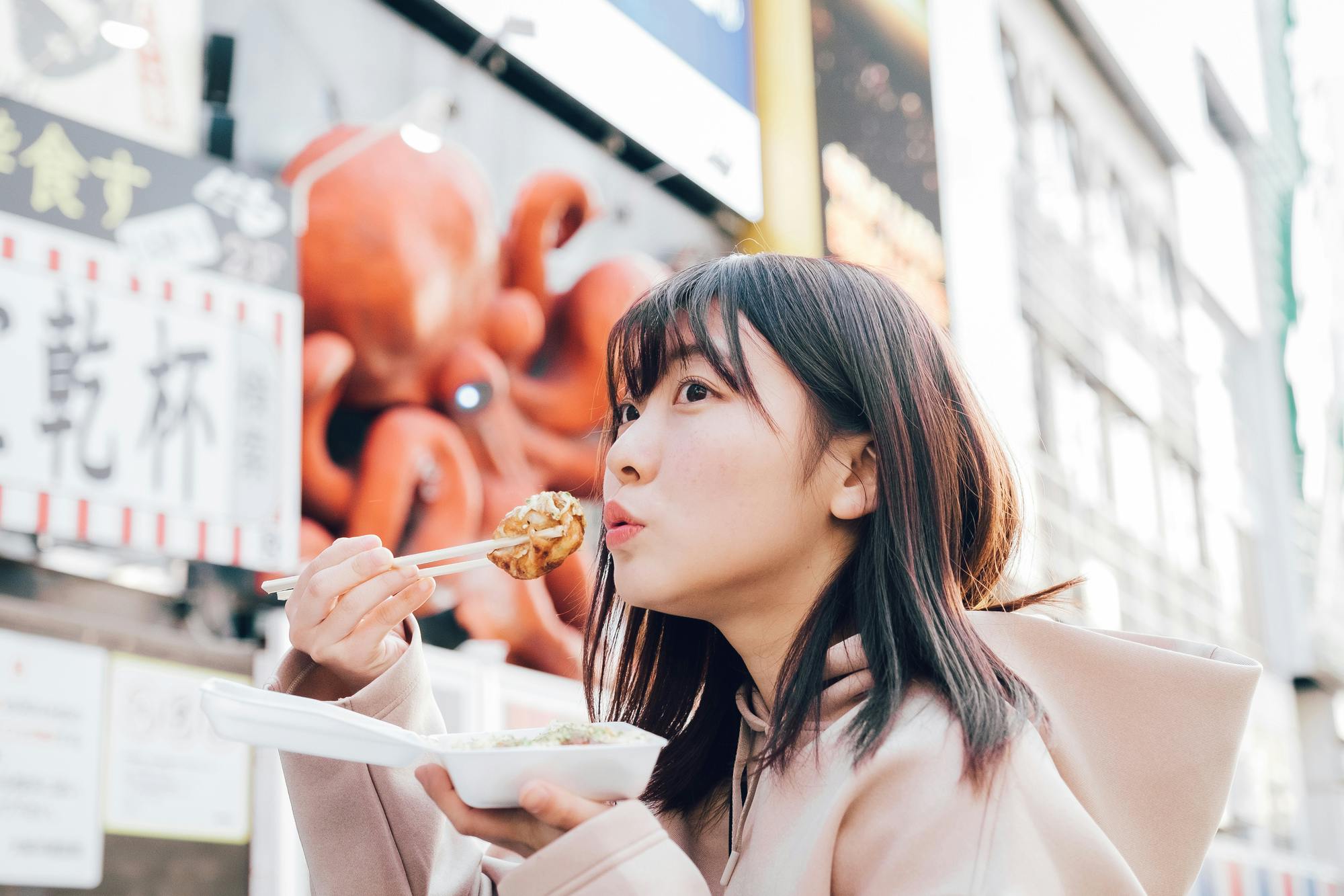 Osaka Walking Tour: Dotonbori, Kuromon Market & Street Food