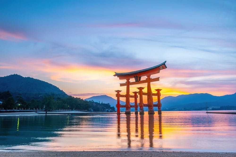 Day Trip to Hiroshima & Miyajima from Osaka with Itsukushima Shrine and Ferry