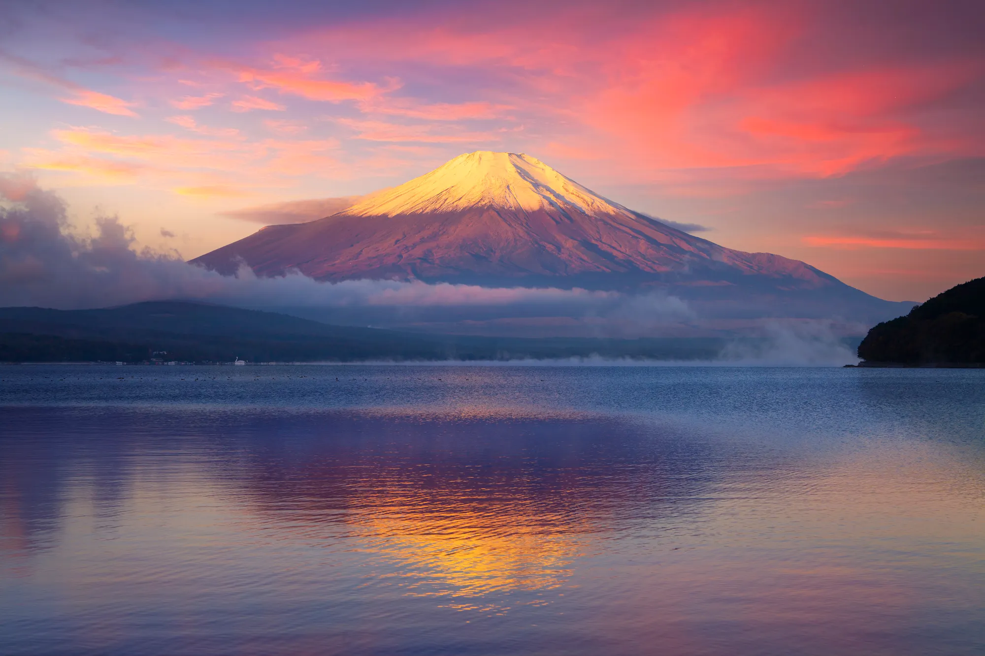 Mount Fuji at sunset reflected in Lake Kawaguchi