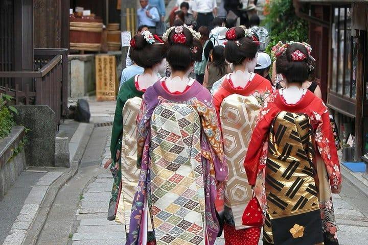 Gion Geisha District Sunset Tour