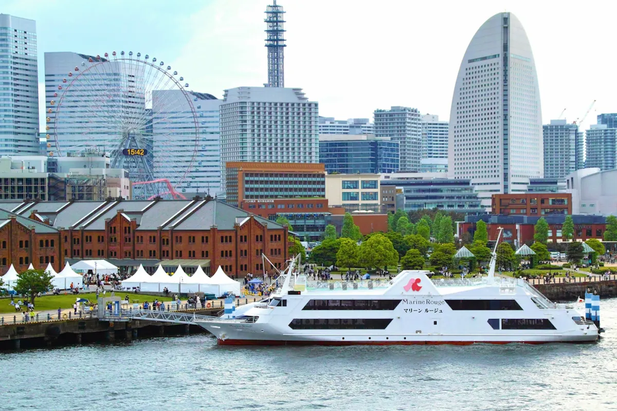A View of the "Minato Mirai 21" Area with "Marine Rouge," a Restaurant Ship, in the Port A View of the "Minato Mirai 21" Area with "Marine Rouge," a Restaurant Ship, in the Port