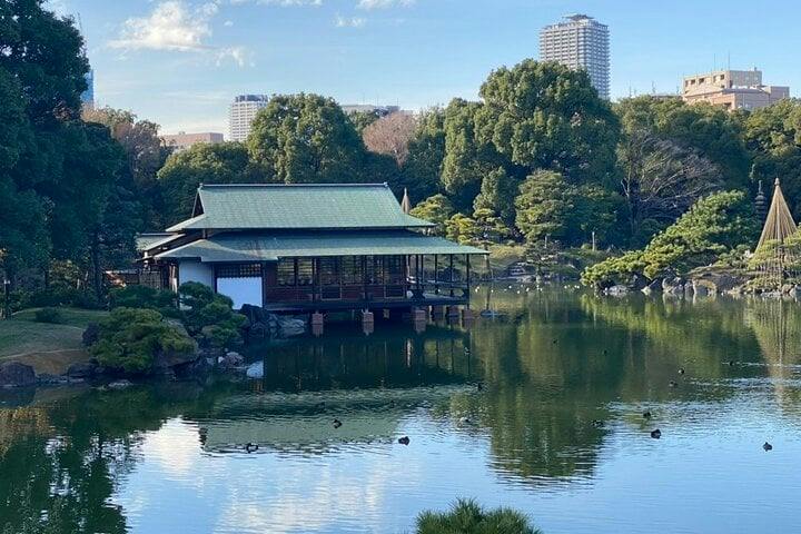 Old Tokyo Private Tour: History, Coffee, Gardens and Street Food