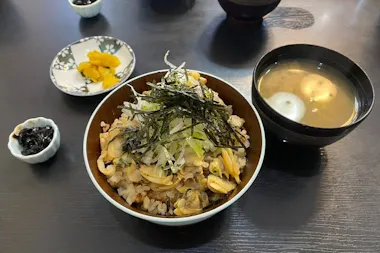Bowl of Fukagawa meshi clams on rice with miso soup and pickles