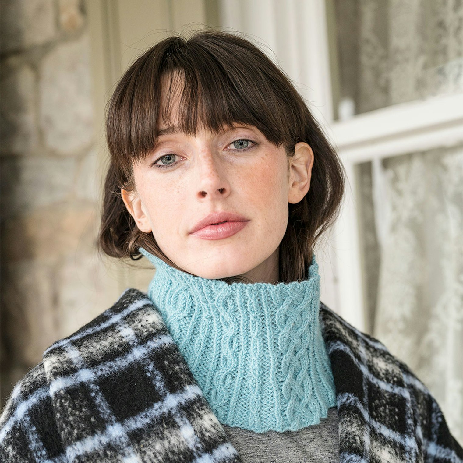 Twisted-Stitch Cowl