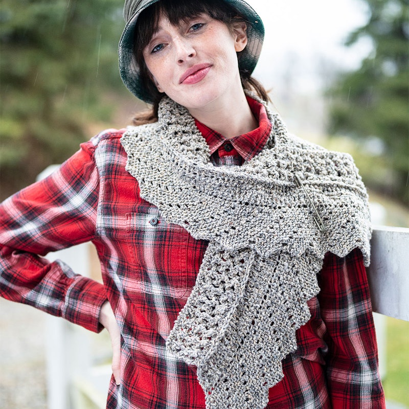gray knitted scarf