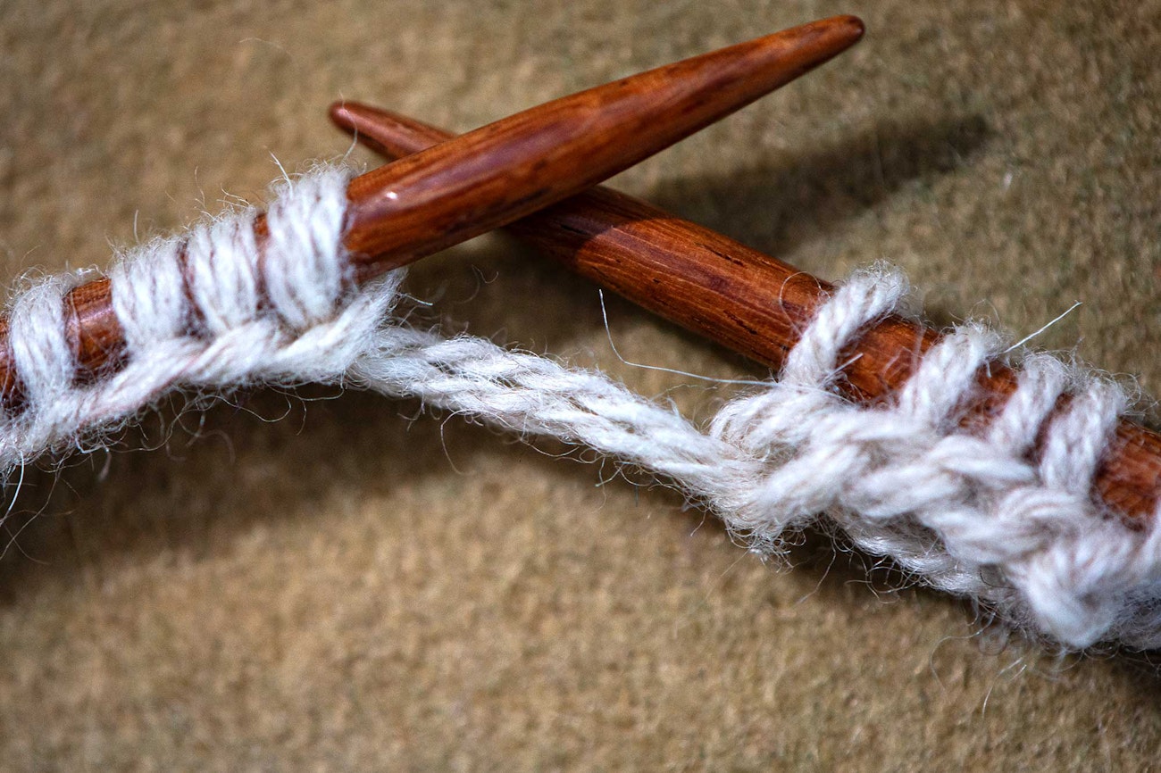 Alternate Cable Cast On For 1x1 Ribbing Video Tip: How to Do the Long-Tail Tubular Cast-On for 1x1 and 2x2