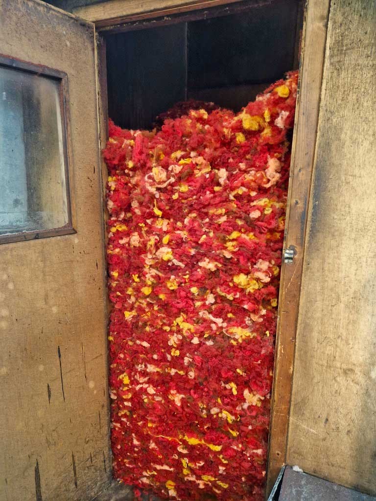 The first step in combining the different colors of wool that make up Hairst.