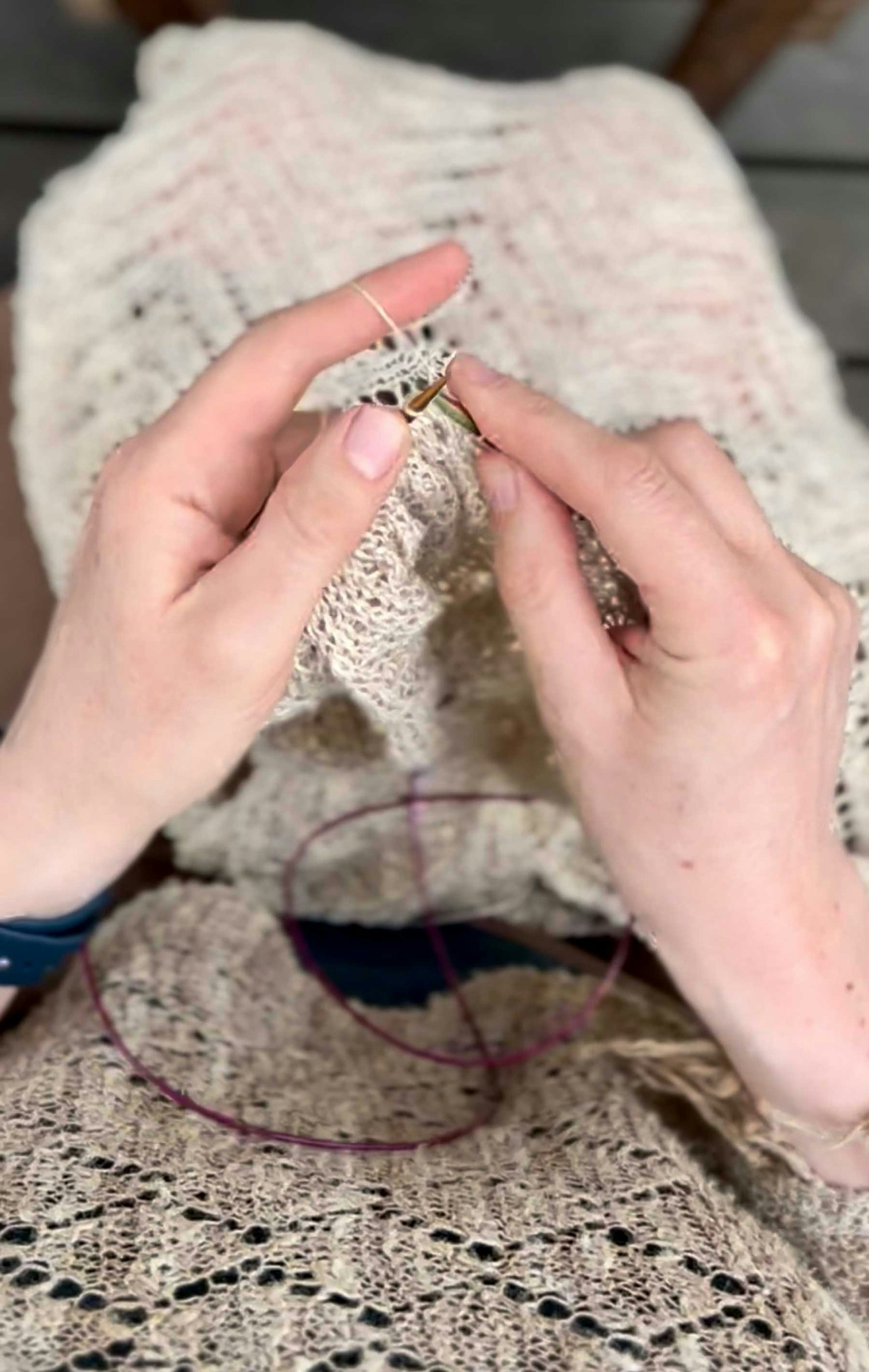 Josefin found that linen handles quite differently on the needles than wool.