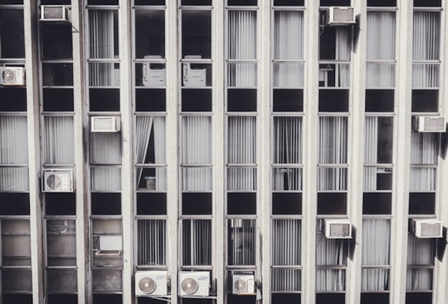 Apartments with blinds and air conditioning.