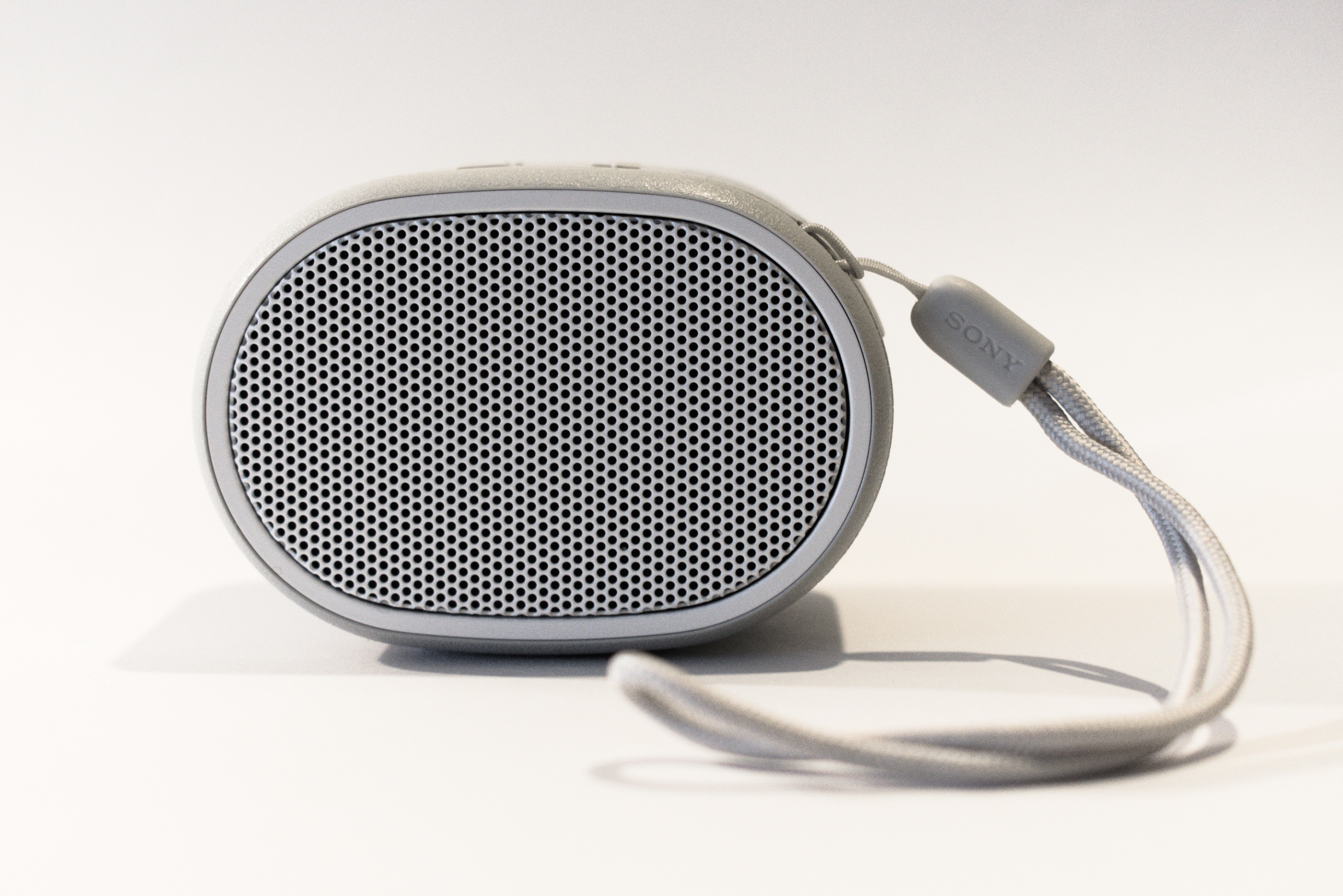 Bluetooh speaker makes a good gift for Father's Day.