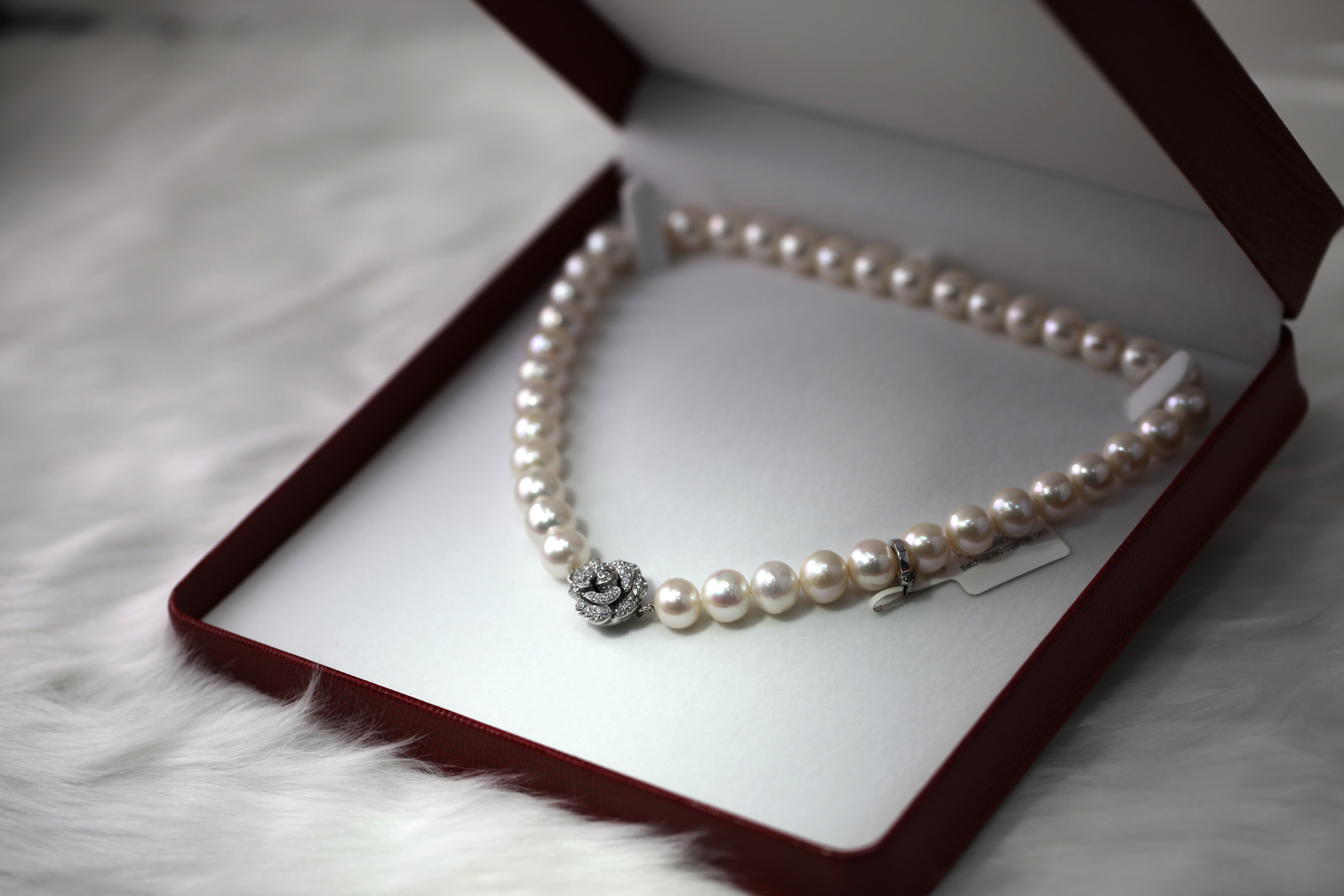 Pearl and diamond necklace.