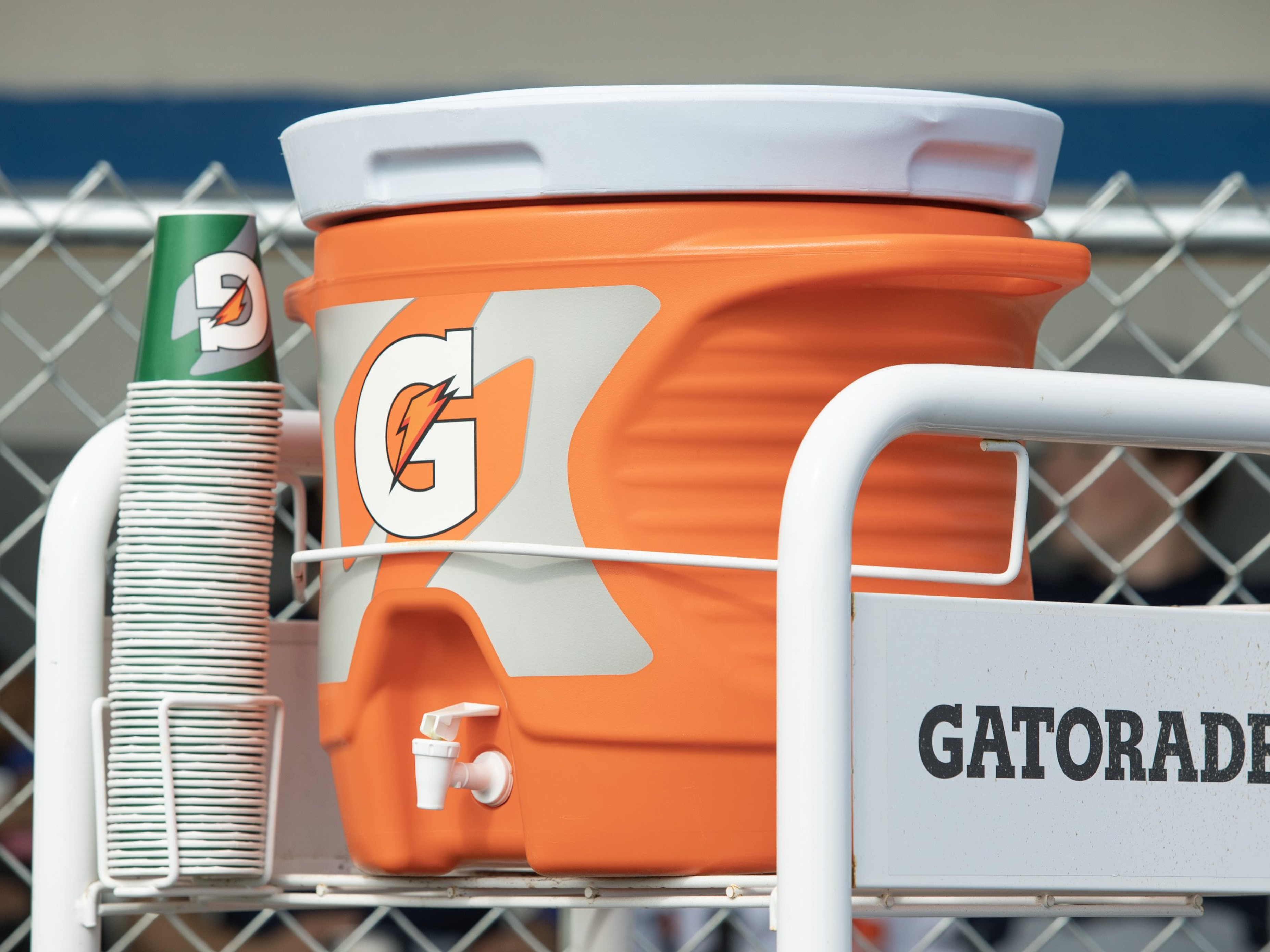 Gatorade Contour Cooler on a Wire Rack