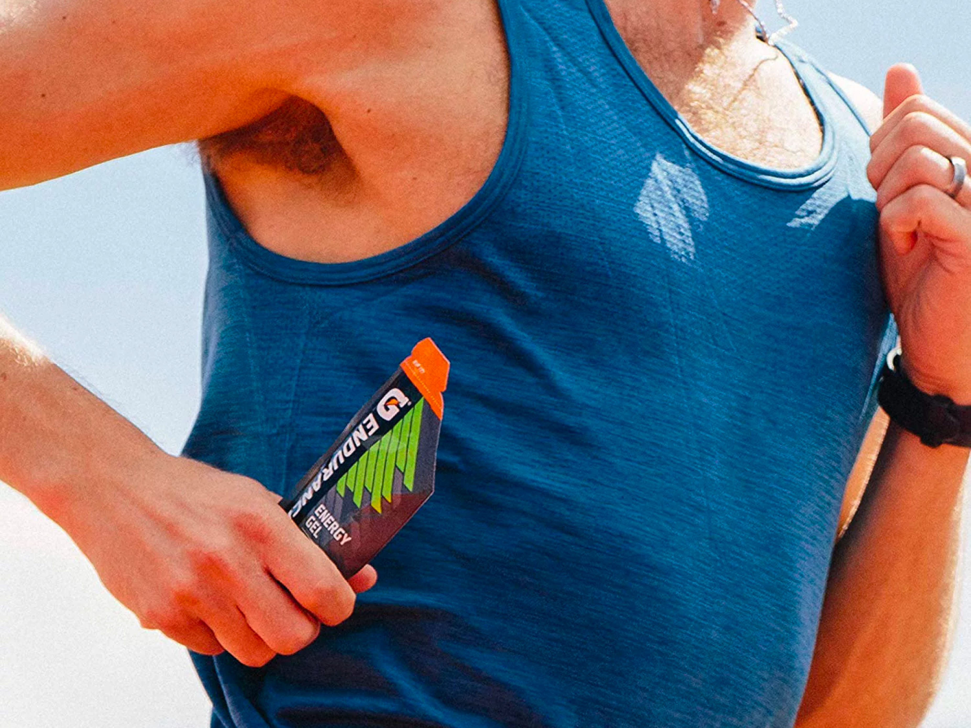 Endurance Energy Gel Apple Pear with Athlete