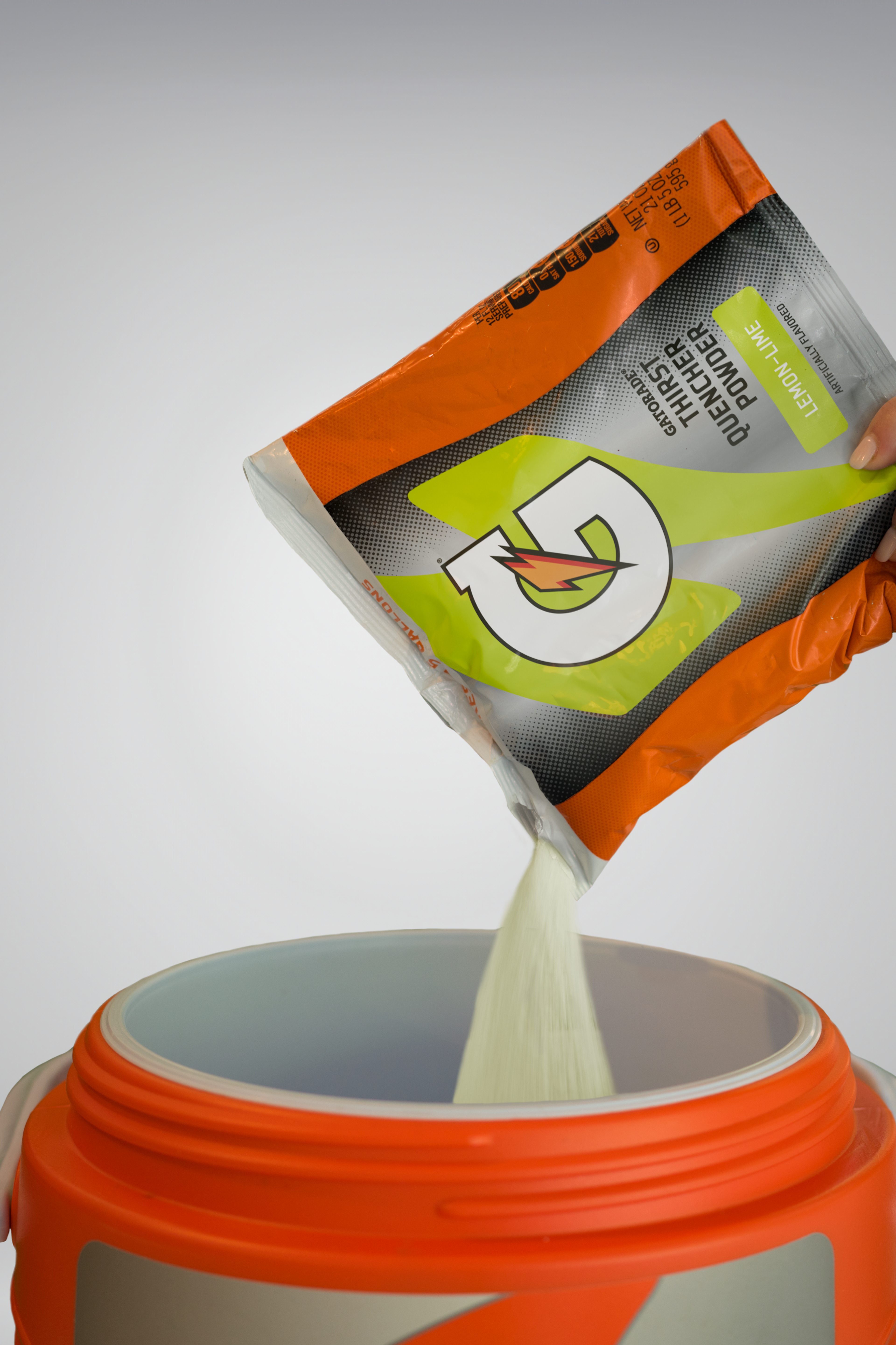 14 bags Gatorade Thirst Quencher Lemon Lime 6 gallon bag