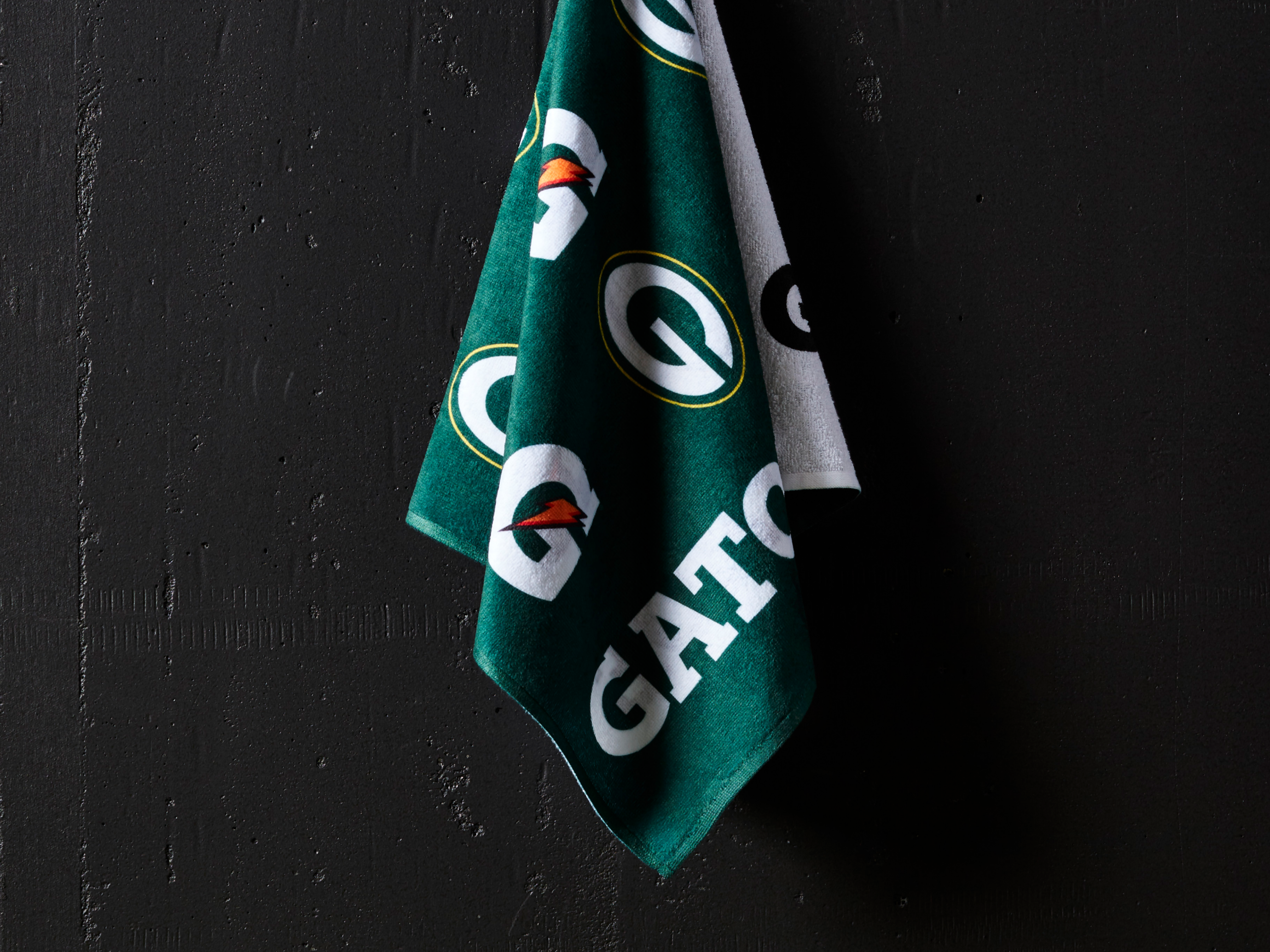 Green Bay Packers Pro Towel Hanging