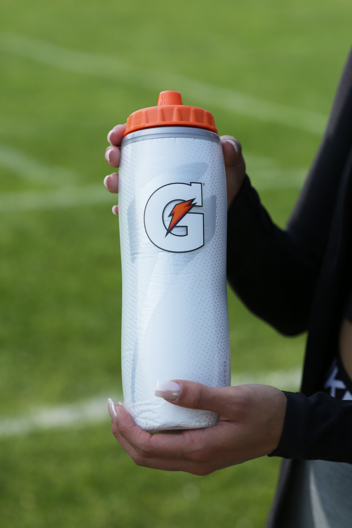 White Insulated Squeeze Water Bottle (30 oz) Gatorade Official Site