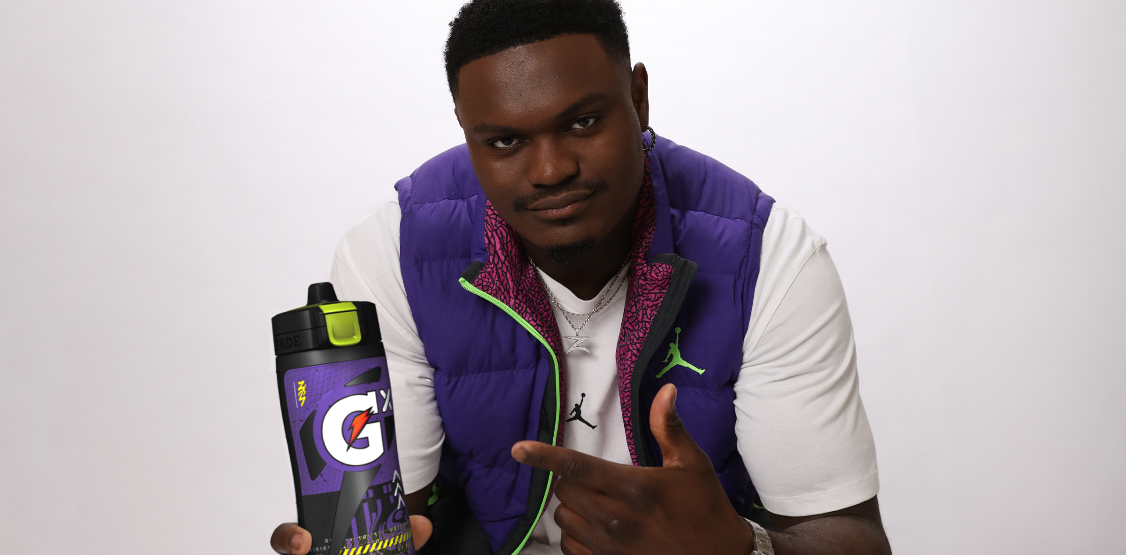 Zion pointing to the Zion Williamson Smart Bottle
