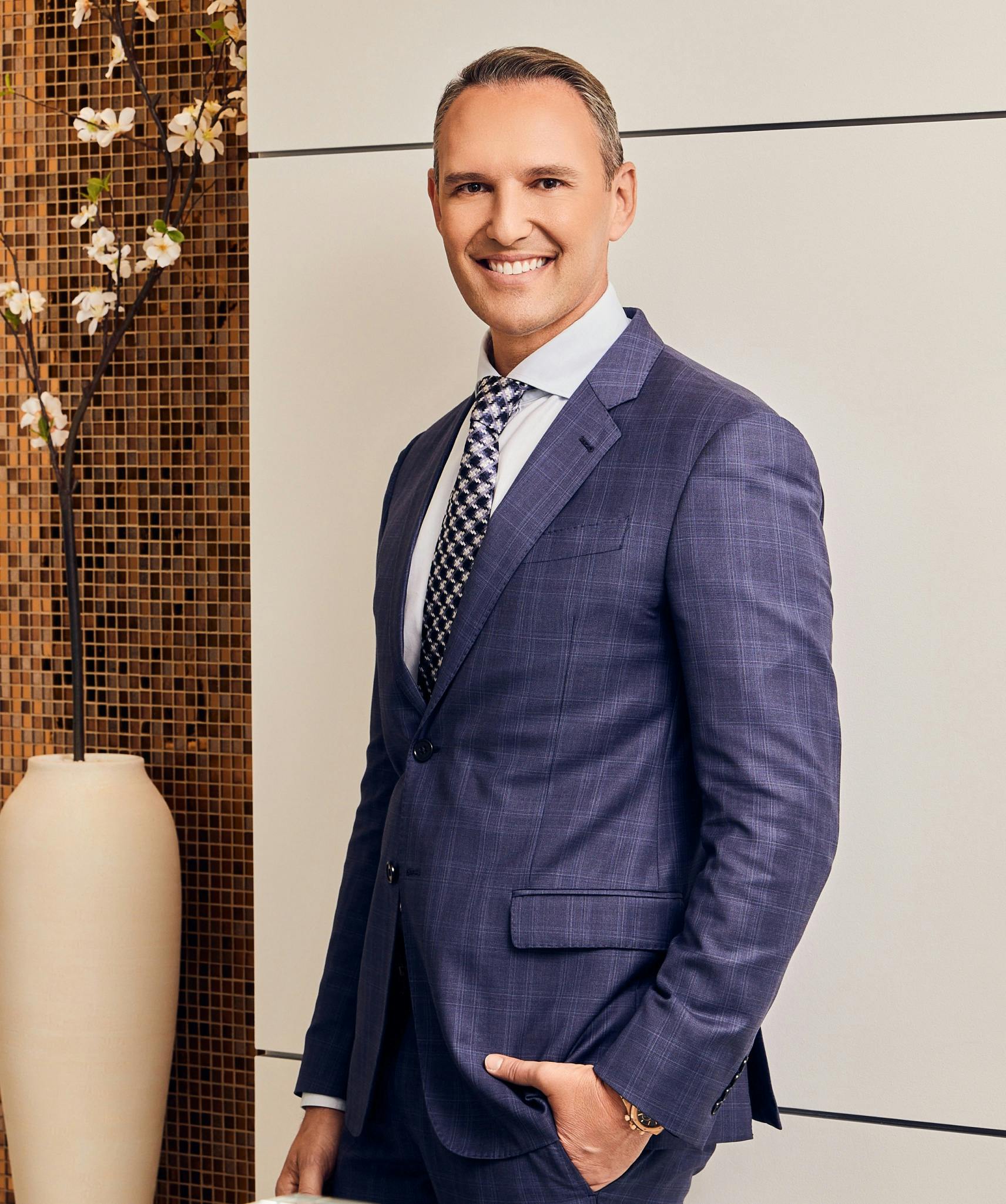 Dr. Glosman, cosmetic dentist in Beverly Hills