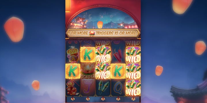 Recurso Wilds Empilhados envolvido num ganho, os prêmios são multiplicados por 2x no slot Wild fireworks