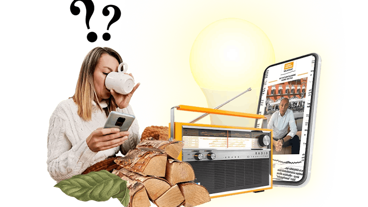 nainen juo kupillisen kahvia radion vieressä