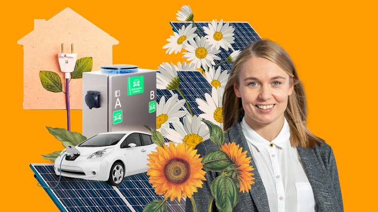 nainen seisoo aurinkopaneelin edessä