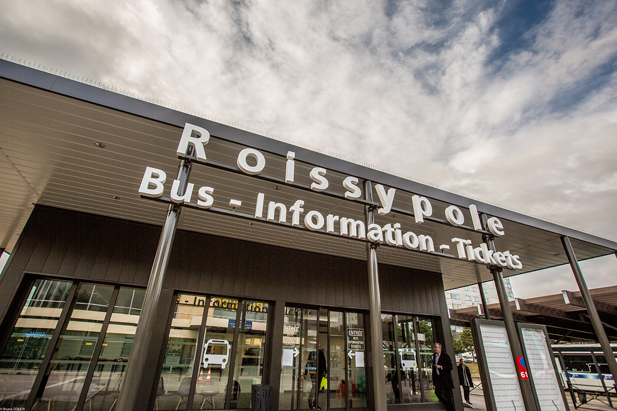 Entrée de la gare routière de Roissy