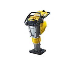 Vibrationsstampfer Bomag BT65 online mieten vibrationsstamper bomag bt65 schraeg von der seite